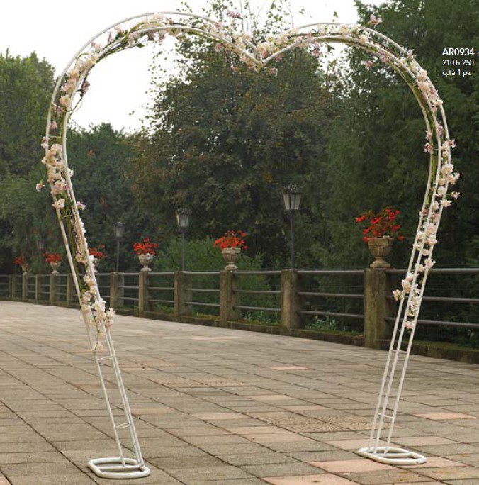 Arco Sposi Cuore cm.210x250 Bianco